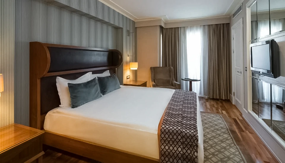 هتل تایتانیک سیتی تکسیم استانبول